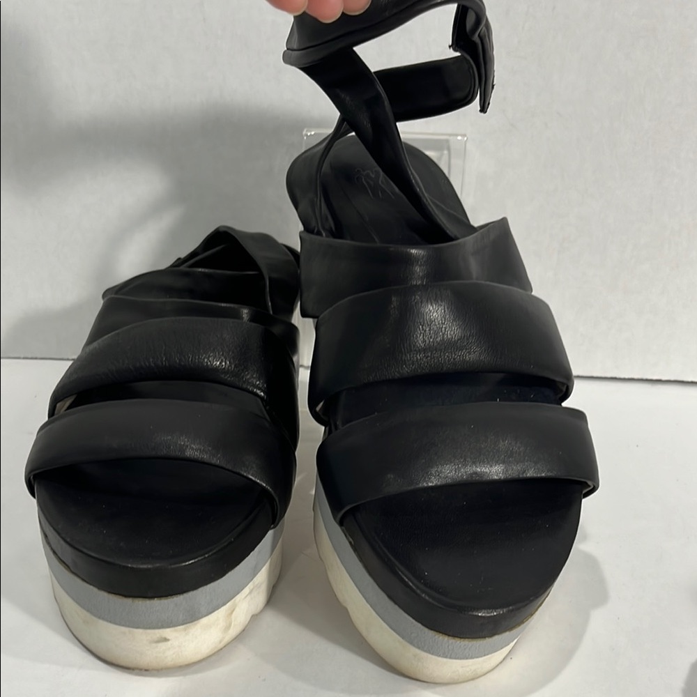 IXOS Black Strappy Women's Sandals